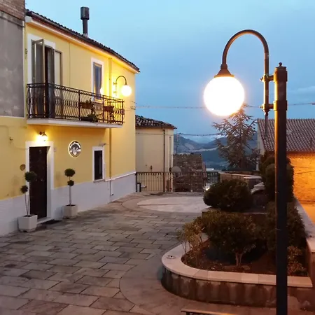 Al Centro לינה וארוחת בוקר Corleto Perticara