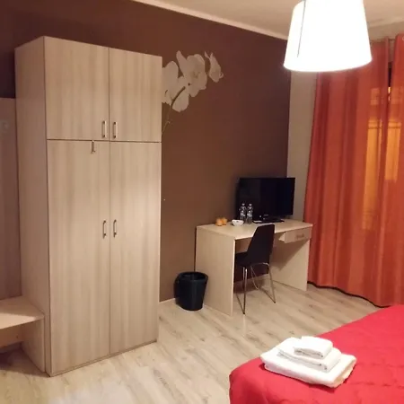 לינה וארוחת בוקר Al Centro 3*