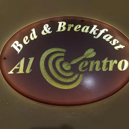 לינה וארוחת בוקר Al Centro 3*