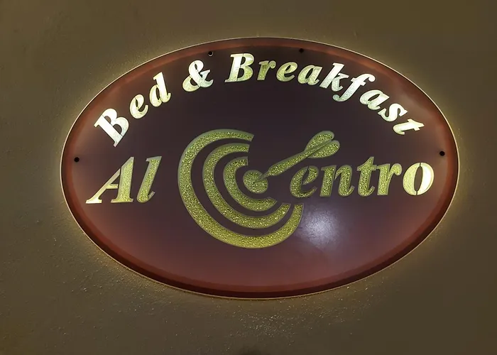 לינה וארוחת בוקר Al Centro 3*